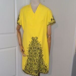 Vintage 60s Yellow Mod Shift Dress with Brown Embroidery And Cut Out Daisies Lrg